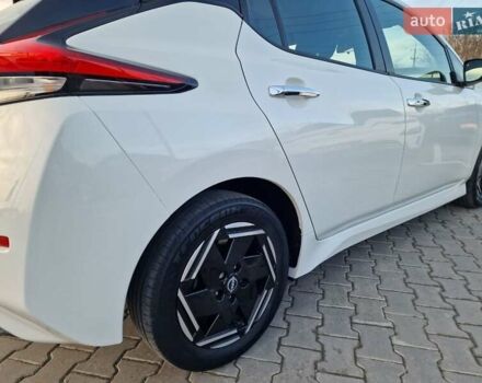 Белый Ниссан Лиф, объемом двигателя 0 л и пробегом 93 тыс. км за 14600 $, фото 9 на Automoto.ua