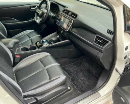 Білий Ніссан Ліф, об'ємом двигуна 0 л та пробігом 20 тис. км за 18000 $, фото 6 на Automoto.ua