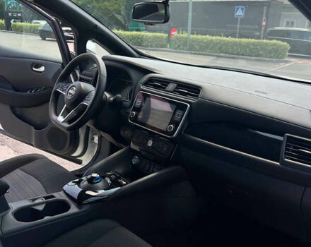 Білий Ніссан Ліф, об'ємом двигуна 0 л та пробігом 26 тис. км за 22500 $, фото 9 на Automoto.ua