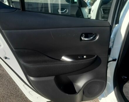 Белый Ниссан Лиф, объемом двигателя 0 л и пробегом 10 тыс. км за 16600 $, фото 6 на Automoto.ua