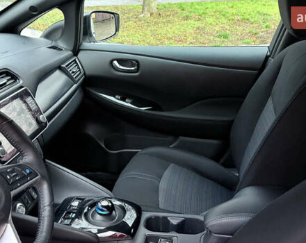 Белый Ниссан Лиф, объемом двигателя 0 л и пробегом 100 тыс. км за 18000 $, фото 8 на Automoto.ua