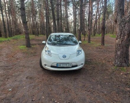 Білий Ніссан Ліф, об'ємом двигуна 0 л та пробігом 199 тис. км за 6200 $, фото 3 на Automoto.ua