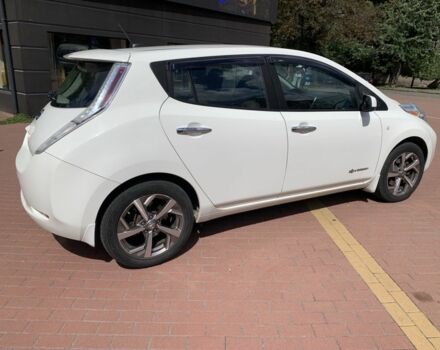 Белый Ниссан Лиф, объемом двигателя 0 л и пробегом 145 тыс. км за 7100 $, фото 2 на Automoto.ua