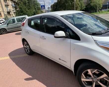 Белый Ниссан Лиф, объемом двигателя 0 л и пробегом 145 тыс. км за 7100 $, фото 7 на Automoto.ua