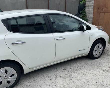 Білий Ніссан Ліф, об'ємом двигуна 0 л та пробігом 199 тис. км за 12500 $, фото 6 на Automoto.ua