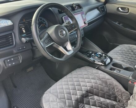 Белый Ниссан Лиф, объемом двигателя 0 л и пробегом 71 тыс. км за 16700 $, фото 7 на Automoto.ua