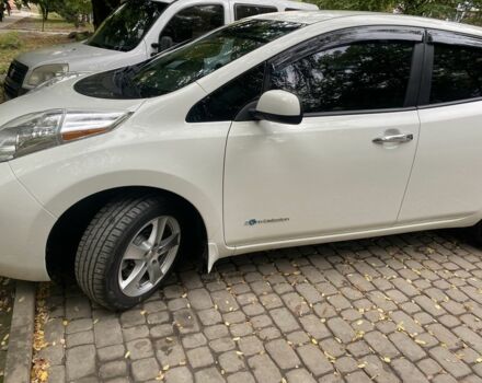 Белый Ниссан Лиф, объемом двигателя 0 л и пробегом 101 тыс. км за 7300 $, фото 5 на Automoto.ua