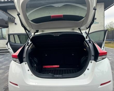 Белый Ниссан Лиф, объемом двигателя 0 л и пробегом 113 тыс. км за 12500 $, фото 3 на Automoto.ua