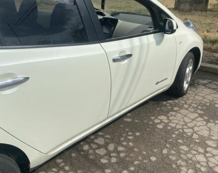 Белый Ниссан Лиф, объемом двигателя 0 л и пробегом 86 тыс. км за 6300 $, фото 4 на Automoto.ua