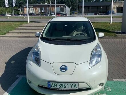 Білий Ніссан Ліф, об'ємом двигуна 0 л та пробігом 140 тис. км за 4500 $, фото 1 на Automoto.ua
