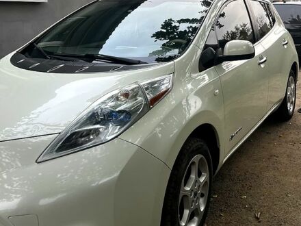 Ніссан Ліф 2011 у Бару на Automoto.ua Білий Ніссан Ліф, об'ємом двигуна 80 л та пробігом 130 тис. км за 4000 $, фото 1 на Automoto.ua