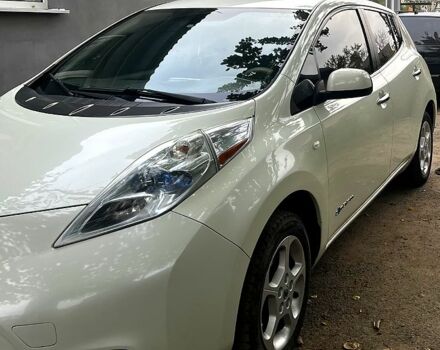 Ниссан Лиф 2011 в Бару на Automoto.ua Белый Ниссан Лиф, объемом двигателя 80 л и пробегом 130 тыс. км за 4000 $, фото 1 на Automoto.ua