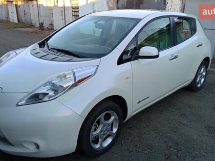 Ниссан Лиф 2011 в Никополе на Automoto.ua Белый Ниссан Лиф, объемом двигателя 0 л и пробегом 73 тыс. км за 7500 $, фото 1 на Automoto.ua