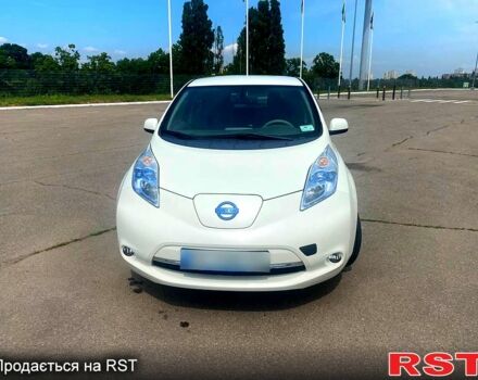 Белый Ниссан Лиф, объемом двигателя 80 л и пробегом 107 тыс. км за 5500 $, фото 1 на Automoto.ua