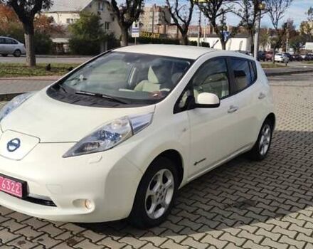 Ниссан Лиф 2011 в Ивано-Франковске на Automoto.ua Белый Ниссан Лиф, объемом двигателя 0 л и пробегом 117 тыс. км за 4600 $, фото 1 на Automoto.ua