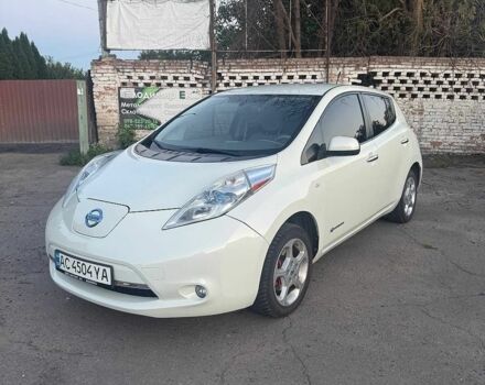 Білий Ніссан Ліф, об'ємом двигуна 0 л та пробігом 97 тис. км за 4750 $, фото 1 на Automoto.ua