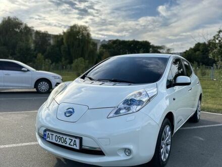 Ниссан Лиф 2011 в Ивано-Франковске на Automoto.ua Белый Ниссан Лиф, объемом двигателя 0 л и пробегом 134 тыс. км за 4300 $, фото 1 на Automoto.ua