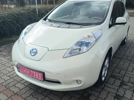 Білий Ніссан Ліф, об'ємом двигуна 0 л та пробігом 142 тис. км за 4600 $, фото 1 на Automoto.ua