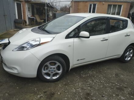 Білий Ніссан Ліф, об'ємом двигуна 0 л та пробігом 182 тис. км за 3700 $, фото 1 на Automoto.ua