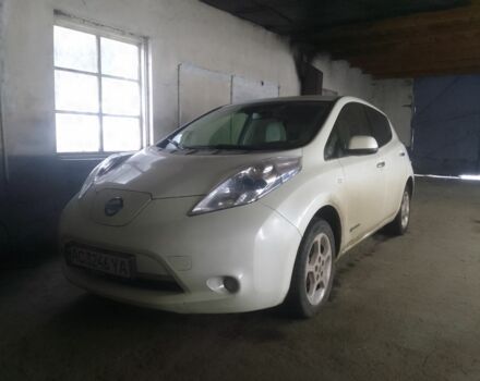 Белый Ниссан Лиф, объемом двигателя 0 л и пробегом 180 тыс. км за 3900 $, фото 1 на Automoto.ua