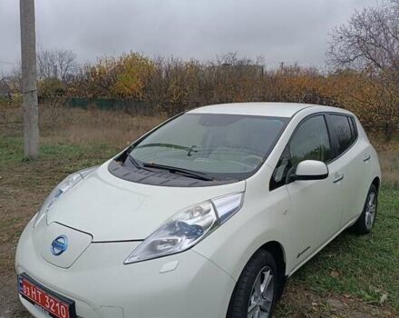 Белый Ниссан Лиф, объемом двигателя 0 л и пробегом 100 тыс. км за 6200 $, фото 1 на Automoto.ua