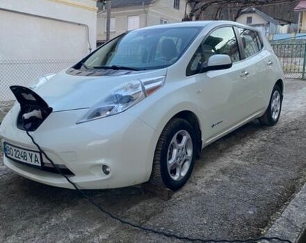 Білий Ніссан Ліф, об'ємом двигуна 0 л та пробігом 110 тис. км за 4800 $, фото 1 на Automoto.ua