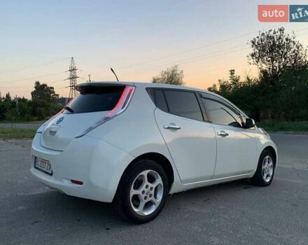 Білий Ніссан Ліф, об'ємом двигуна 0 л та пробігом 139 тис. км за 4400 $, фото 1 на Automoto.ua