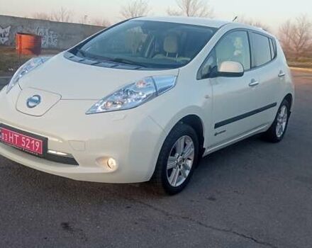 Білий Ніссан Ліф, об'ємом двигуна 0 л та пробігом 111 тис. км за 5300 $, фото 1 на Automoto.ua