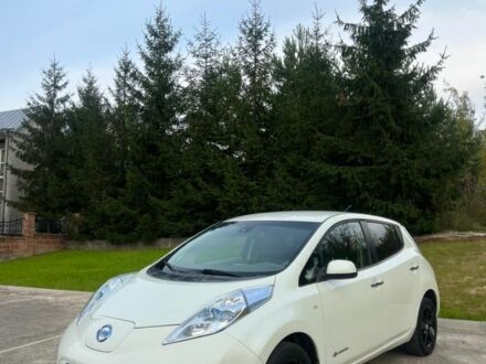 Ниссан Лиф 2012 в Ровно на Automoto.ua Белый Ниссан Лиф, объемом двигателя 0 л и пробегом 140 тыс. км за 5200 $, фото 1 на Automoto.ua