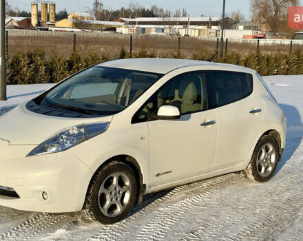 Білий Ніссан Ліф, об'ємом двигуна 0 л та пробігом 115 тис. км за 6000 $, фото 1 на Automoto.ua