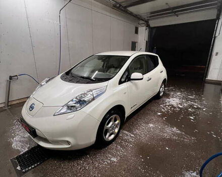 Білий Ніссан Ліф, об'ємом двигуна 0 л та пробігом 137 тис. км за 4990 $, фото 1 на Automoto.ua