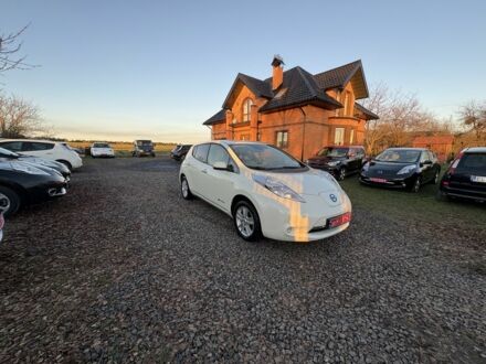 Белый Ниссан Лиф, объемом двигателя 0 л и пробегом 124 тыс. км за 4000 $, фото 1 на Automoto.ua