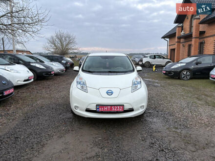 Белый Ниссан Лиф, объемом двигателя 0 л и пробегом 106 тыс. км за 4000 $, фото 1 на Automoto.ua