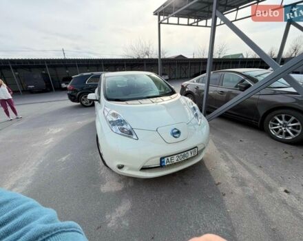 Белый Ниссан Лиф, объемом двигателя 0 л и пробегом 43 тыс. км за 6300 $, фото 1 на Automoto.ua