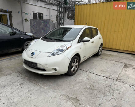 Белый Ниссан Лиф, объемом двигателя 0 л и пробегом 124 тыс. км за 4990 $, фото 1 на Automoto.ua