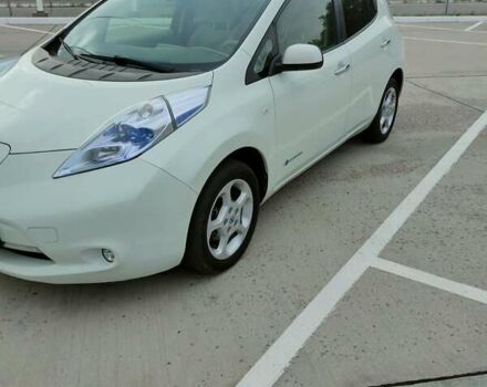 Білий Ніссан Ліф, об'ємом двигуна 0 л та пробігом 93 тис. км за 5800 $, фото 1 на Automoto.ua