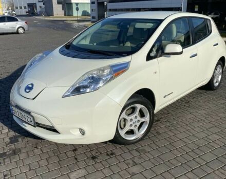 Белый Ниссан Лиф, объемом двигателя 0 л и пробегом 120 тыс. км за 5000 $, фото 1 на Automoto.ua