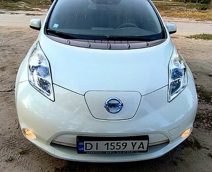 Білий Ніссан Ліф, об'ємом двигуна 0 л та пробігом 91 тис. км за 5999 $, фото 1 на Automoto.ua