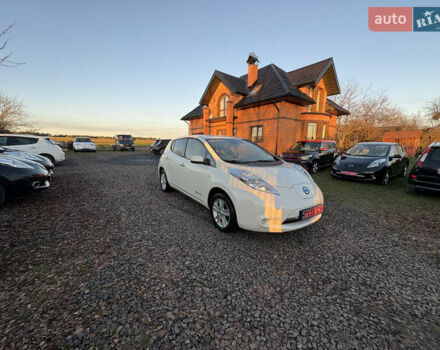 Білий Ніссан Ліф, об'ємом двигуна 0 л та пробігом 124 тис. км за 4000 $, фото 1 на Automoto.ua