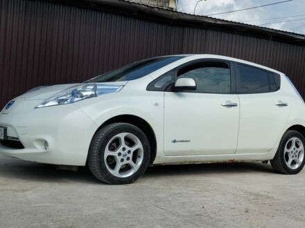 Білий Ніссан Ліф, об'ємом двигуна 0 л та пробігом 200 тис. км за 4300 $, фото 1 на Automoto.ua