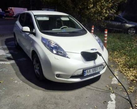 Білий Ніссан Ліф, об'ємом двигуна 0 л та пробігом 144 тис. км за 6300 $, фото 1 на Automoto.ua