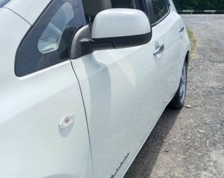 Белый Ниссан Лиф, объемом двигателя 0 л и пробегом 142 тыс. км за 5500 $, фото 1 на Automoto.ua