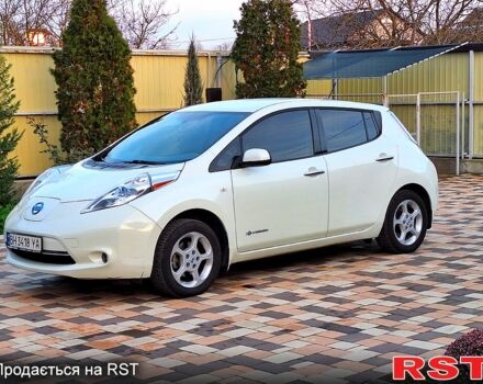 Белый Ниссан Лиф, объемом двигателя 0 л и пробегом 170 тыс. км за 5500 $, фото 1 на Automoto.ua