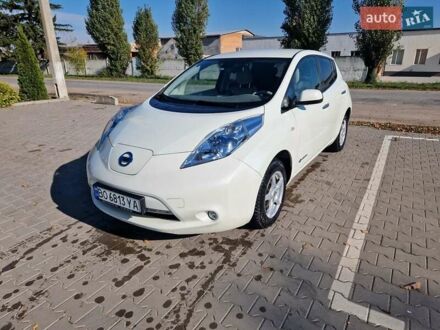 Белый Ниссан Лиф, объемом двигателя 0 л и пробегом 141 тыс. км за 4000 $, фото 1 на Automoto.ua