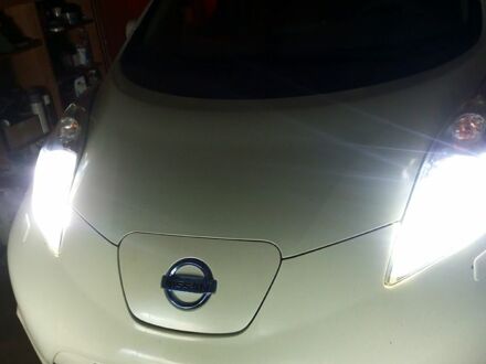 Белый Ниссан Лиф, объемом двигателя 0 л и пробегом 144 тыс. км за 5500 $, фото 1 на Automoto.ua