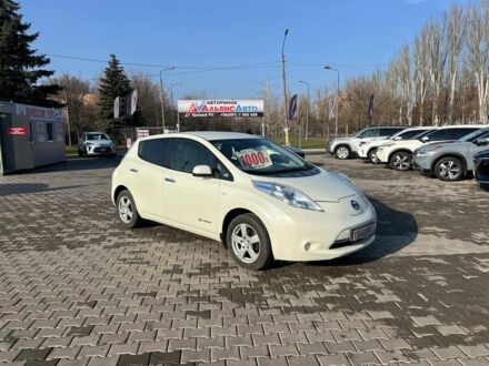 Белый Ниссан Лиф, объемом двигателя 0 л и пробегом 104 тыс. км за 6400 $, фото 1 на Automoto.ua
