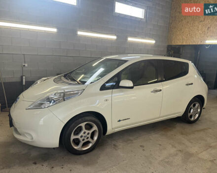 Белый Ниссан Лиф, объемом двигателя 0 л и пробегом 202 тыс. км за 4000 $, фото 1 на Automoto.ua