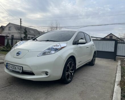 Білий Ніссан Ліф, об'ємом двигуна 0 л та пробігом 130 тис. км за 5900 $, фото 1 на Automoto.ua