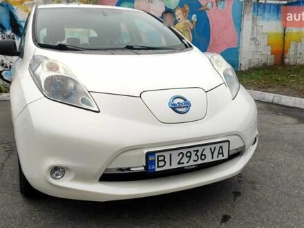 Білий Ніссан Ліф, об'ємом двигуна 0 л та пробігом 93 тис. км за 6800 $, фото 1 на Automoto.ua