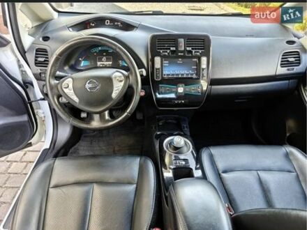 Белый Ниссан Лиф, объемом двигателя 0 л и пробегом 160 тыс. км за 6000 $, фото 1 на Automoto.ua